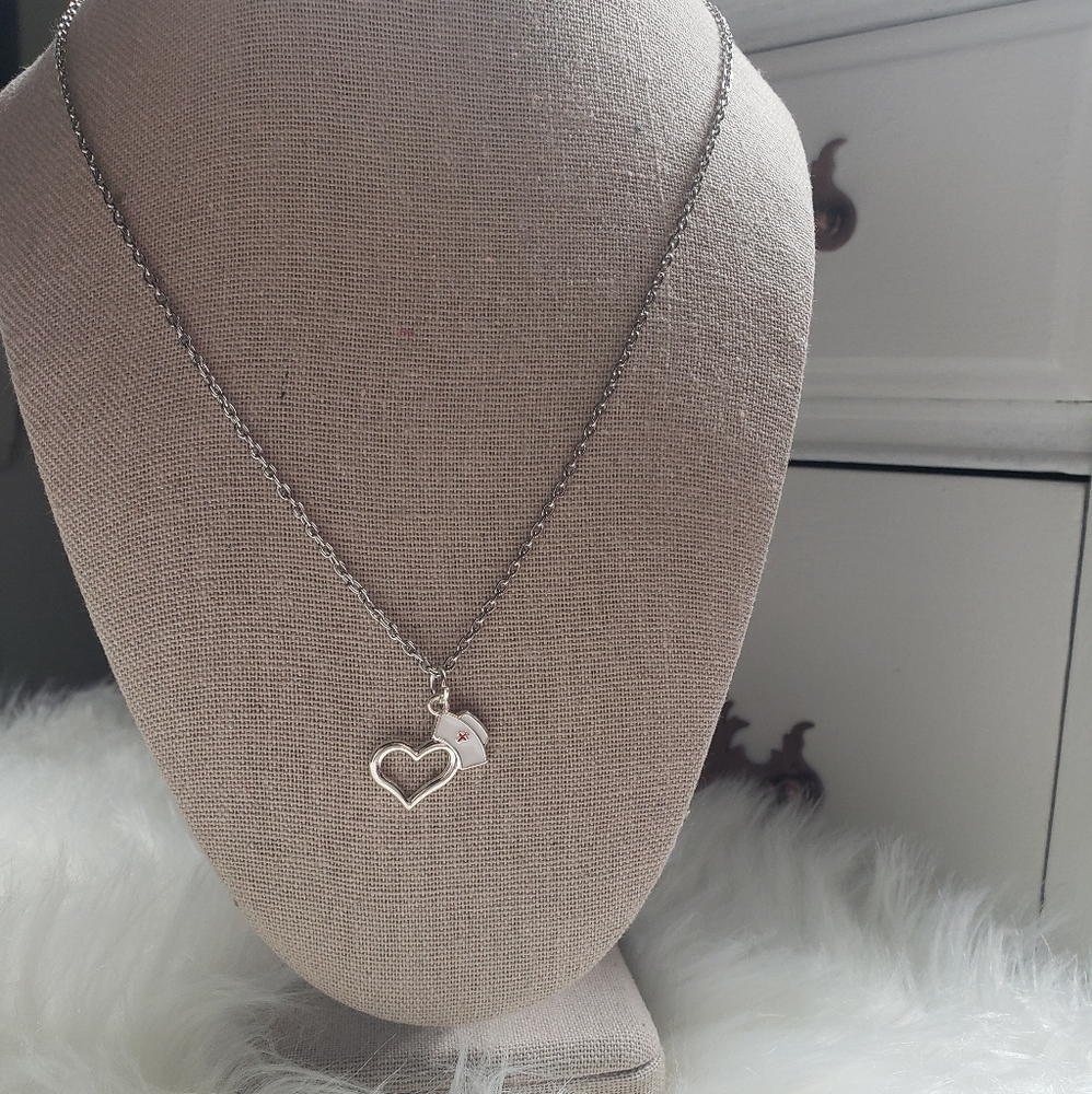 Nurse Hat Heart Necklace - Picture 3 of 4